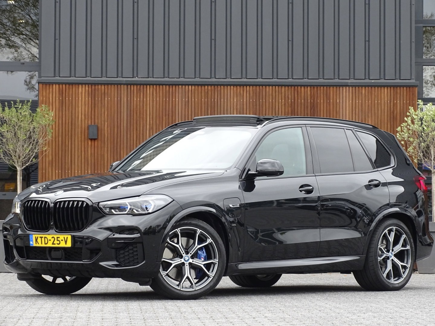BMW X5 45e 394PK X-Drive M-Sport / Skylounge / B&W / Carbon / Alcantara / 360°