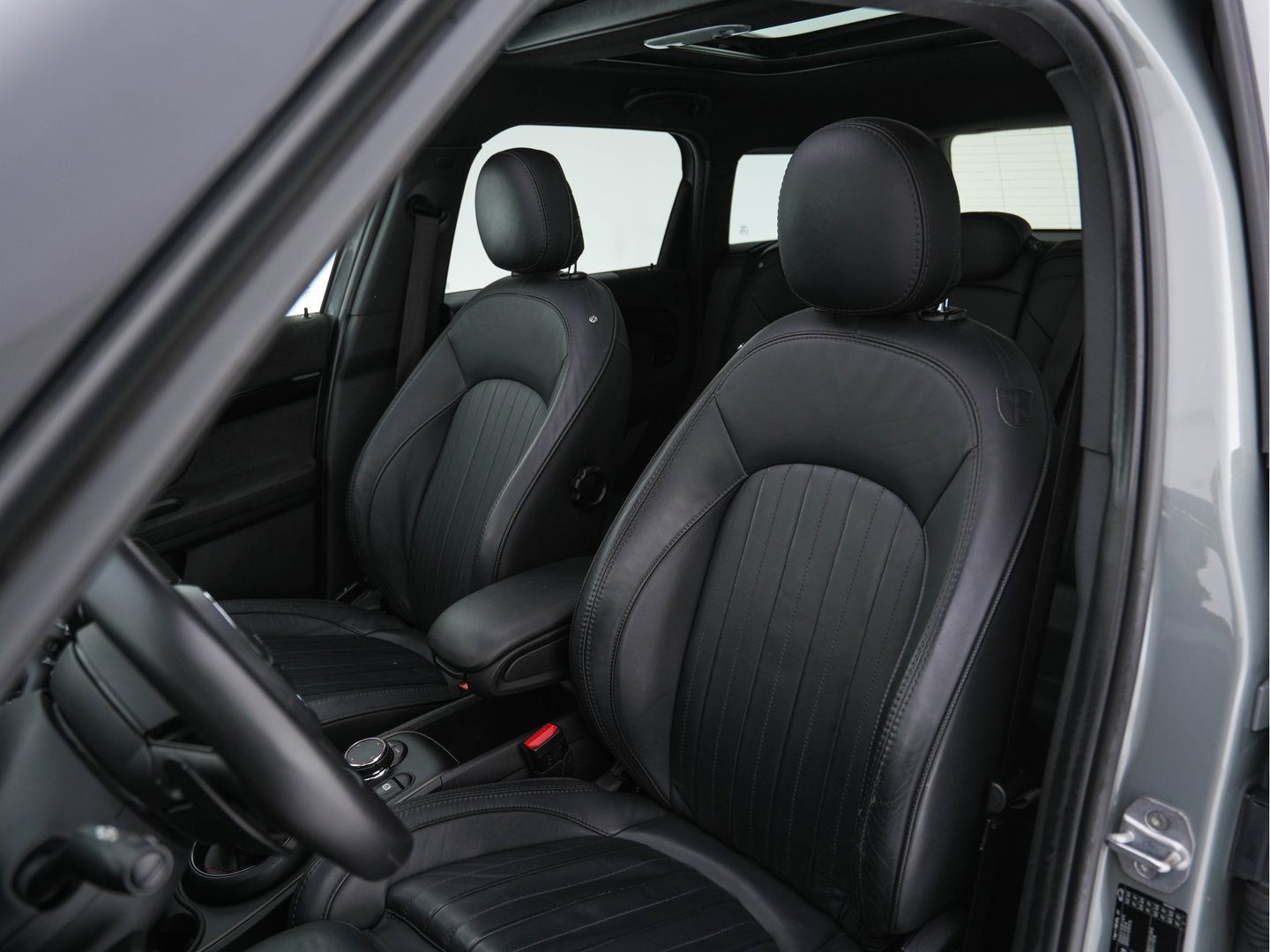 MINI Countryman 2.0 Cooper S Knightsbridge Edition Aut. *PANO |  LEATHER | FULL-LED | HARMAN/KARDON-AUDIO | HEATED-SPORTSEATS | KEYLESS | CAMERA | AMBIENT-LIGHT | NAVI-FULLMAP | HEAD-UP | PRIVACY-GLASS | SHIFT-PADDLES | 18''ALU*