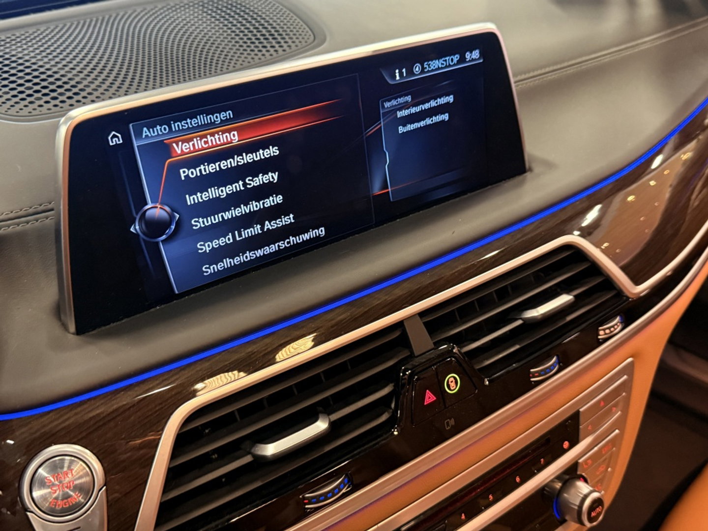 BMW 7 Serie 740i 327PK / High Ex. / 4-wiel besturing / head-up / 360° / LED