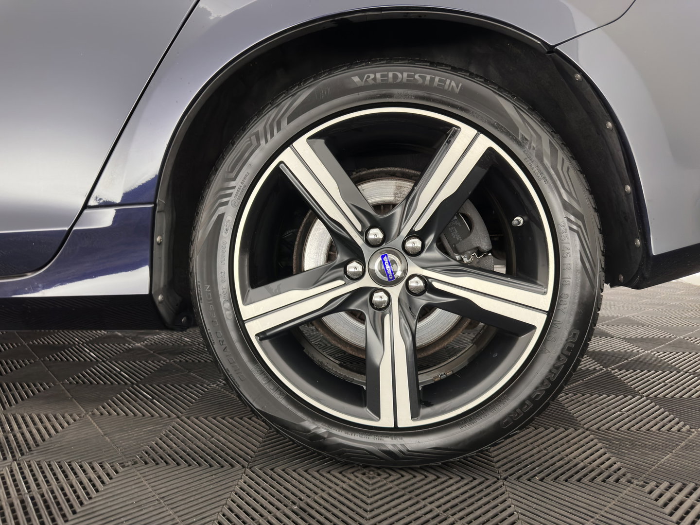 Volvo V60 2.4 D6 Twin Engine Summum AWD Aut. *LEATHER | XENON | MEMORY-PACK | HEATED-SPORTSEATS| NAVI-FULLMAP | PRIVACY-GLASS | ECC | PDC | CRUISE | TOWBAR | 19''ALU*