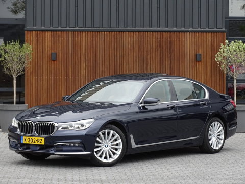 BMW 7 Serie 740i 327PK / High Ex. / 4-wiel besturing / head-up / 360° / LED