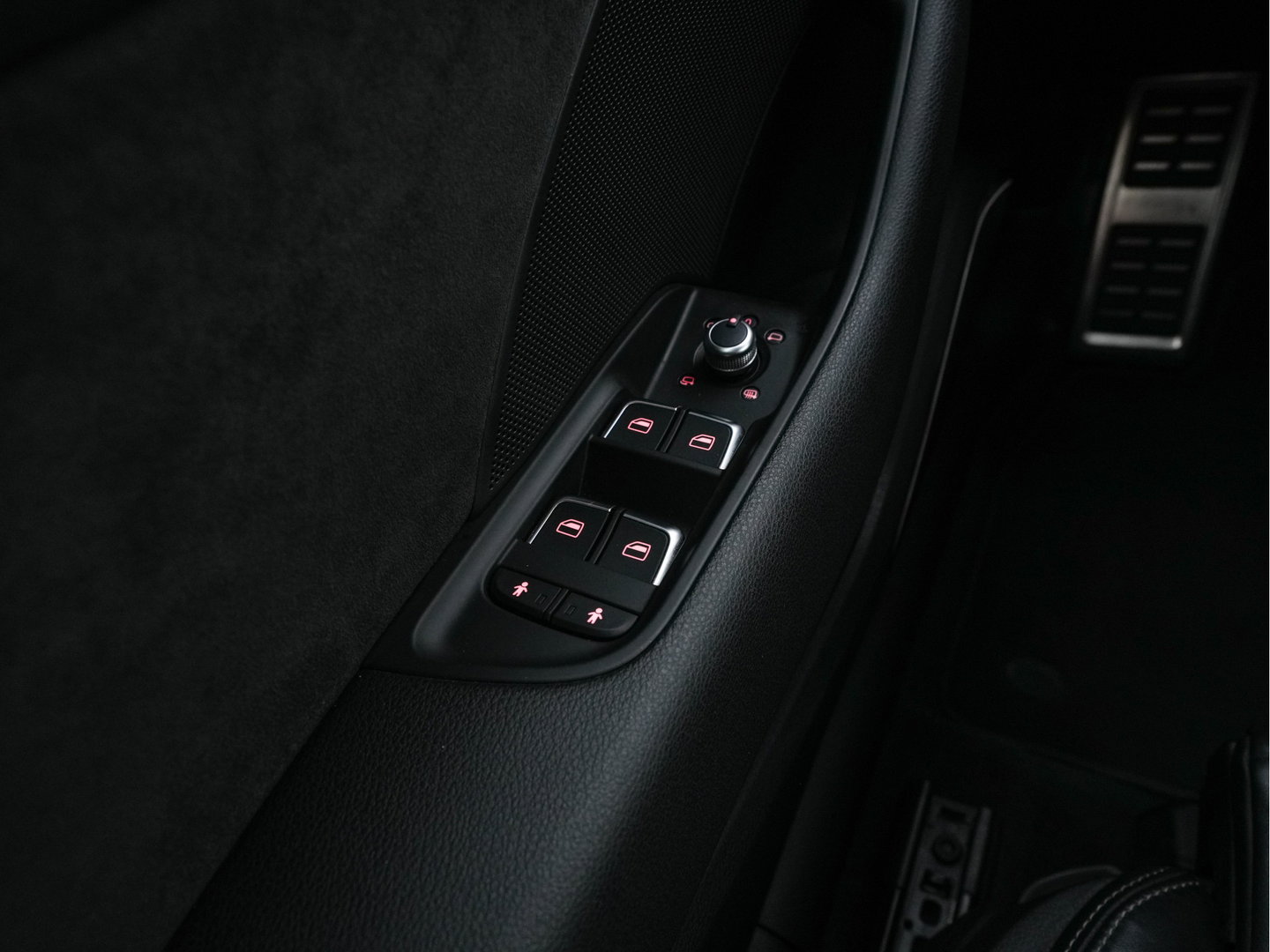 Audi RS3 Sportback 2.5 TFSI Quattro Pro Line Plus Black Optic Package (INCL-BTW) *MILLTEK-EXHAUST | ADAPTIVE-CRUISE | HEATED-SPORTSEATS | BANG&OLUFSEN | LEATHER | FULL-LED | NAVI-FULLMAP | PRIVACY-GLASS | SHIFTPADDLES | ECC | PDC | 19''ALU*