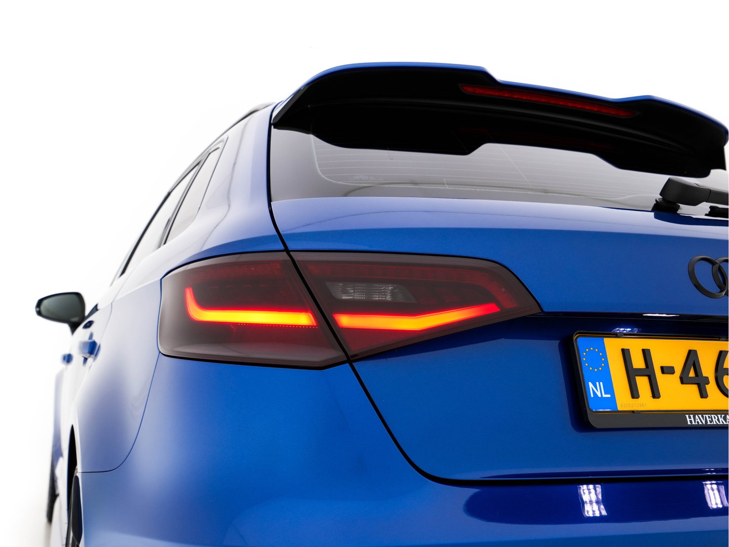 Audi RS3 Sportback 2.5 TFSI Quattro Pro Line Plus Black Optic Package (INCL-BTW) *MILLTEK-EXHAUST | ADAPTIVE-CRUISE | HEATED-SPORTSEATS | BANG&OLUFSEN | LEATHER | FULL-LED | NAVI-FULLMAP | PRIVACY-GLASS | SHIFTPADDLES | ECC | PDC | 19''ALU*