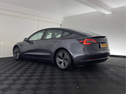 Tesla Model 3 RWD 60 kWh [3-Fase-11kW] {SoH-88%} (INCL-BTW) Aut. *PANO | AUTOPILOT | LEATHER | KEYLESS | FULL-LED | MEMORY-PACK | TOPVIEW | DAB | CARPLAY | DIGI-COCKPIT | LANE-ASSIST | HEATED-COMFORTSEATS | 18"ALU*