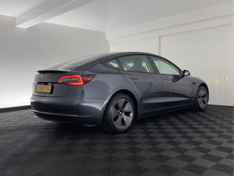 Tesla Model 3 RWD 60 kWh [3-Fase-11kW] {SoH-88%} (INCL-BTW) Aut. *PANO | AUTOPILOT | LEATHER | KEYLESS | FULL-LED | MEMORY-PACK | TOPVIEW | DAB | CARPLAY | DIGI-COCKPIT | LANE-ASSIST | HEATED-COMFORTSEATS | 18"ALU*