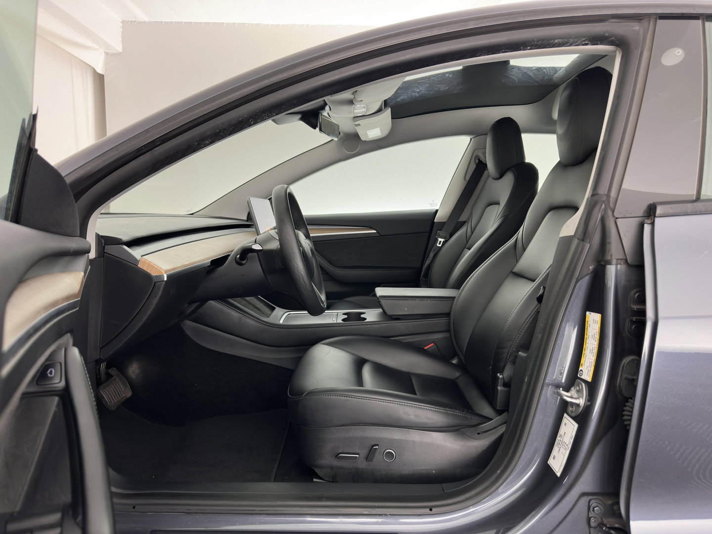 Tesla Model 3 RWD 60 kWh [3-Fase-11kW] {SoH-88%} (INCL-BTW) Aut. *PANO | AUTOPILOT | LEATHER | KEYLESS | FULL-LED | MEMORY-PACK | TOPVIEW | DAB | CARPLAY | DIGI-COCKPIT | LANE-ASSIST | HEATED-COMFORTSEATS | 18"ALU*