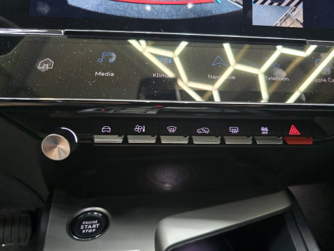 Peugeot 408 1.2 Hybrid 145 e-DCS6 Allure ACC ECC Navi Camera LM