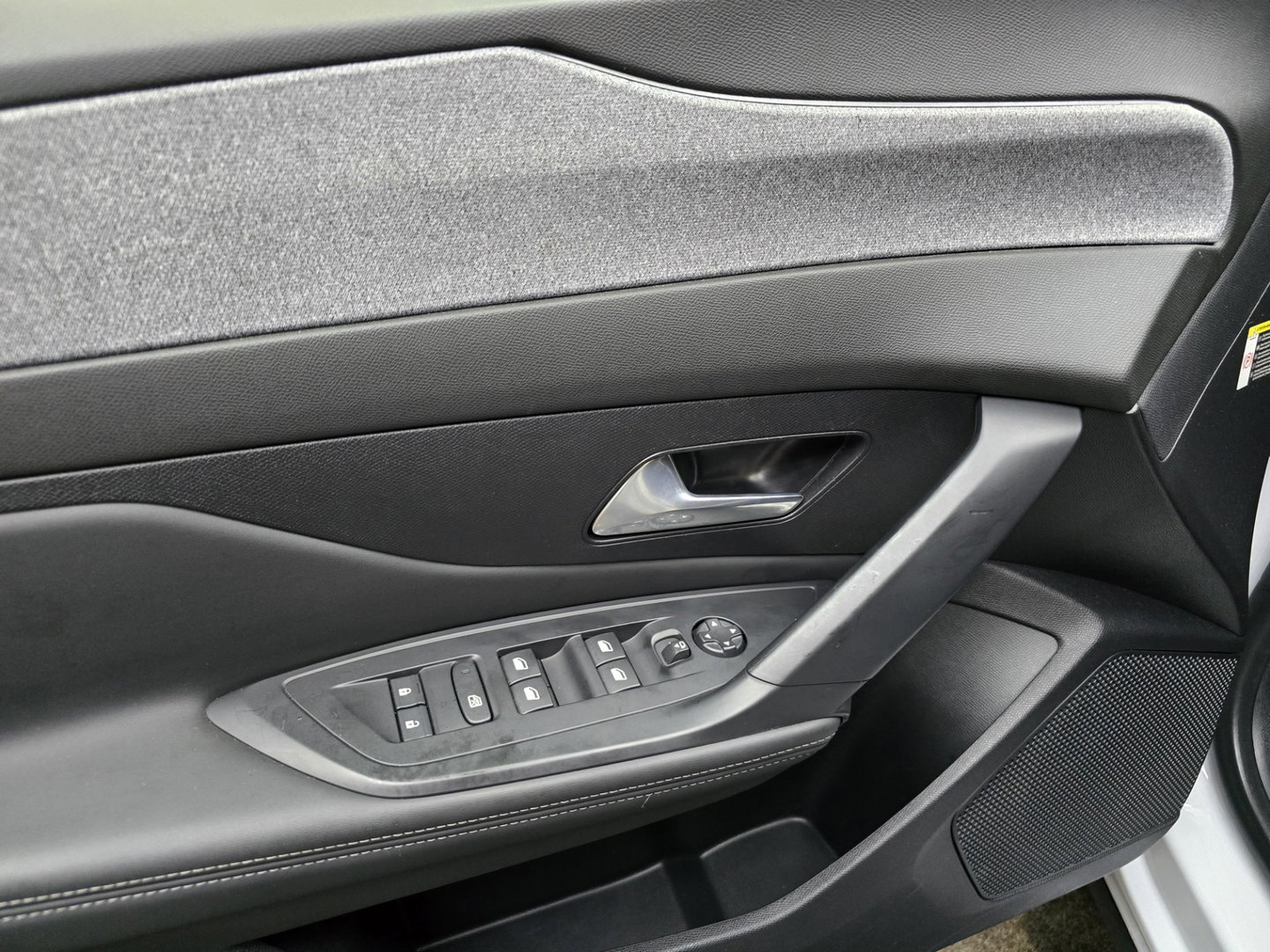 Peugeot 408 1.2 Hybrid 145 e-DCS6 Allure ACC ECC Navi Camera LM