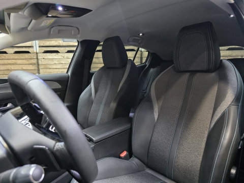 Peugeot 408 1.2 Hybrid 145 e-DCS6 Allure ACC ECC Navi Camera LM