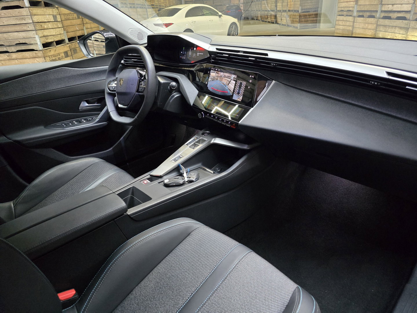 Peugeot 408 1.2 Hybrid 145 e-DCS6 Allure ACC ECC Navi Camera LM