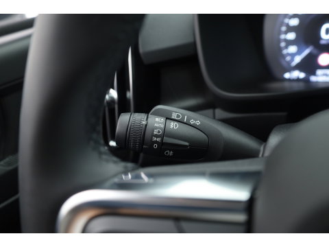 Volvo XC40 1.5 T5 Plug-in hybrid Core Bright | Prijs rijklaar | Facelift | Adaptieve Cruise | Dodehoek (Blis ) Camera | Stoel + stuurverwarming |