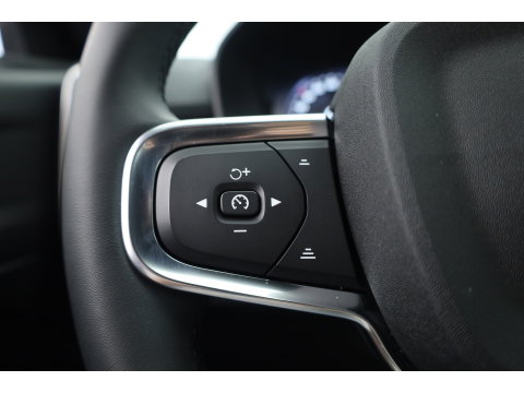 Volvo XC40 1.5 T5 Plug-in hybrid Core Bright | Prijs rijklaar | Facelift | Adaptieve Cruise | Dodehoek (Blis ) Camera | Stoel + stuurverwarming |