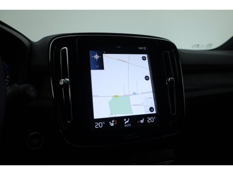 Volvo XC40 1.5 T5 Plug-in hybrid Core Bright | Prijs rijklaar | Facelift | Adaptieve Cruise | Dodehoek (Blis ) Camera | Stoel + stuurverwarming |
