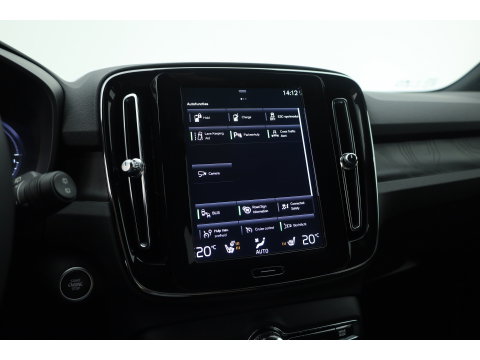 Volvo XC40 1.5 T5 Plug-in hybrid Core Bright | Prijs rijklaar | Facelift | Adaptieve Cruise | Dodehoek (Blis ) Camera | Stoel + stuurverwarming |