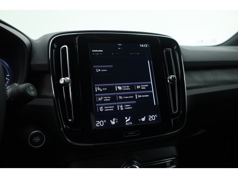 Volvo XC40 1.5 T5 Plug-in hybrid Core Bright | Prijs rijklaar | Facelift | Adaptieve Cruise | Dodehoek (Blis ) Camera | Stoel + stuurverwarming |