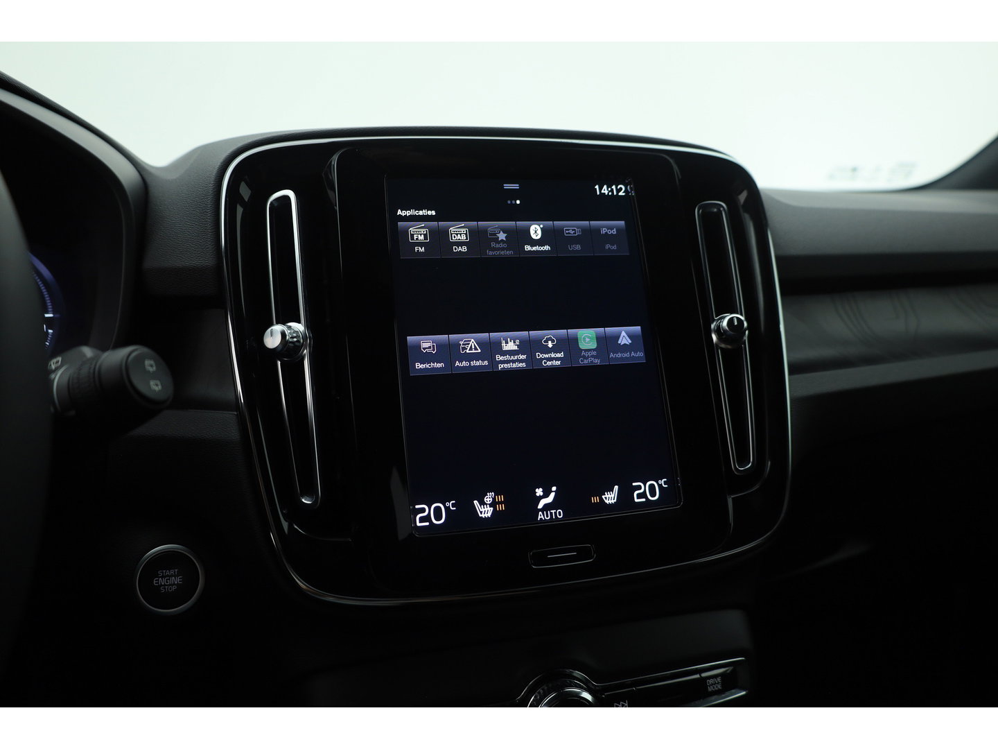 Volvo XC40 1.5 T5 Plug-in hybrid Core Bright | Prijs rijklaar | Facelift | Adaptieve Cruise | Dodehoek (Blis ) Camera | Stoel + stuurverwarming |