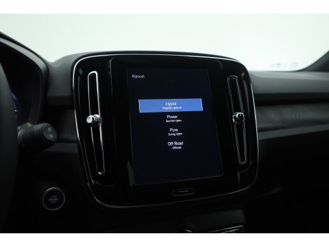 Volvo XC40 1.5 T5 Plug-in hybrid Core Bright | Prijs rijklaar | Facelift | Adaptieve Cruise | Dodehoek (Blis ) Camera | Stoel + stuurverwarming |