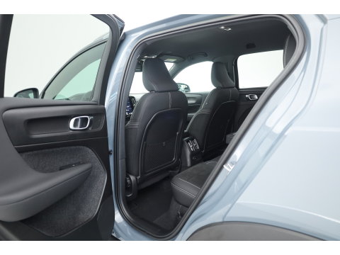 Volvo XC40 1.5 T5 Plug-in hybrid Core Bright | Prijs rijklaar | Facelift | Adaptieve Cruise | Dodehoek (Blis ) Camera | Stoel + stuurverwarming |