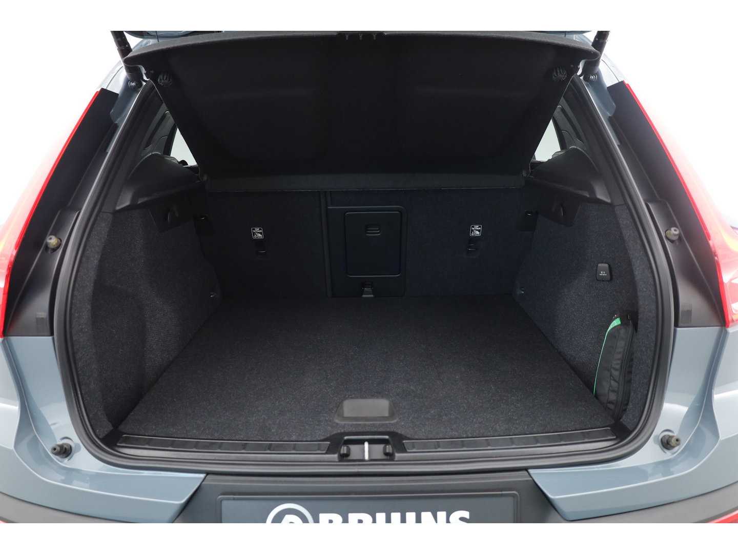 Volvo XC40 1.5 T5 Plug-in hybrid Core Bright | Prijs rijklaar | Facelift | Adaptieve Cruise | Dodehoek (Blis ) Camera | Stoel + stuurverwarming |