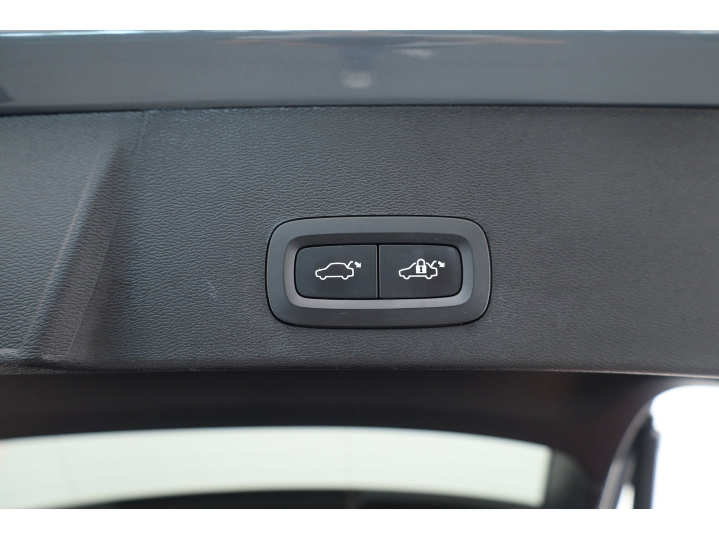 Volvo XC40 1.5 T5 Plug-in hybrid Core Bright | Prijs rijklaar | Facelift | Adaptieve Cruise | Dodehoek (Blis ) Camera | Stoel + stuurverwarming |