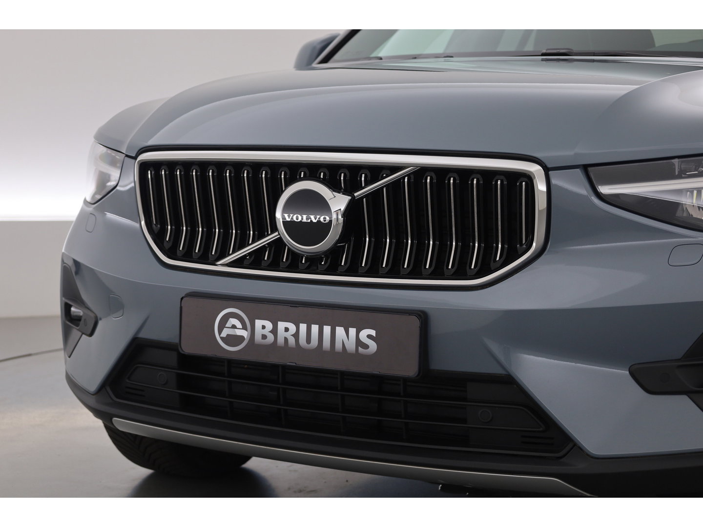 Volvo XC40 1.5 T5 Plug-in hybrid Core Bright | Prijs rijklaar | Facelift | Adaptieve Cruise | Dodehoek (Blis ) Camera | Stoel + stuurverwarming |