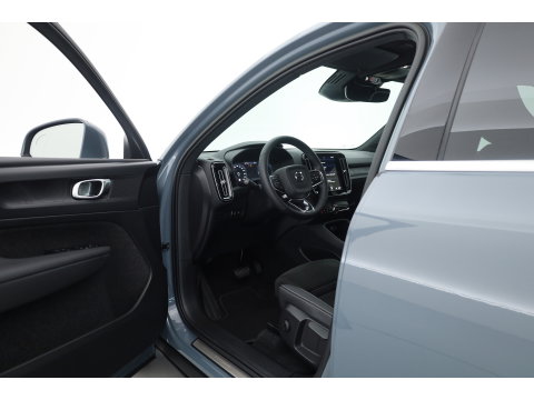 Volvo XC40 1.5 T5 Plug-in hybrid Core Bright | Prijs rijklaar | Facelift | Adaptieve Cruise | Dodehoek (Blis ) Camera | Stoel + stuurverwarming |