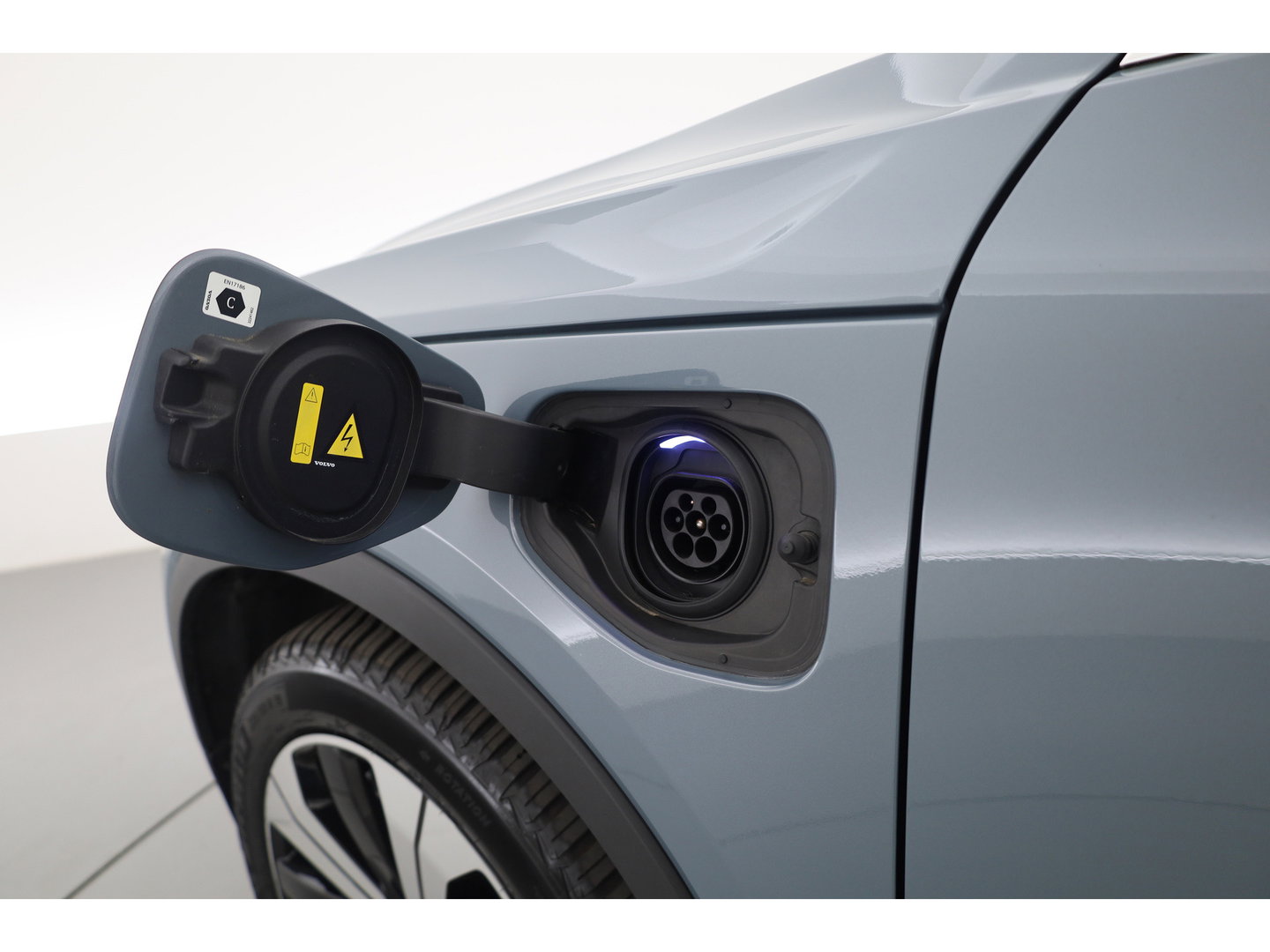 Volvo XC40 1.5 T5 Plug-in hybrid Core Bright | Prijs rijklaar | Facelift | Adaptieve Cruise | Dodehoek (Blis ) Camera | Stoel + stuurverwarming |
