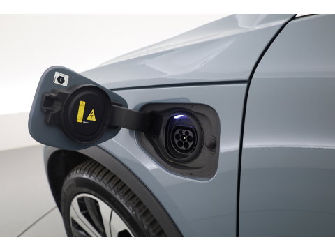 Volvo XC40 1.5 T5 Plug-in hybrid Core Bright | Prijs rijklaar | Facelift | Adaptieve Cruise | Dodehoek (Blis ) Camera | Stoel + stuurverwarming |