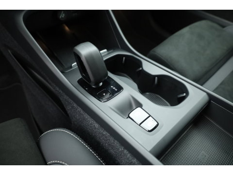 Volvo XC40 1.5 T5 Plug-in hybrid Core Bright | Prijs rijklaar | Facelift | Adaptieve Cruise | Dodehoek (Blis ) Camera | Stoel + stuurverwarming |