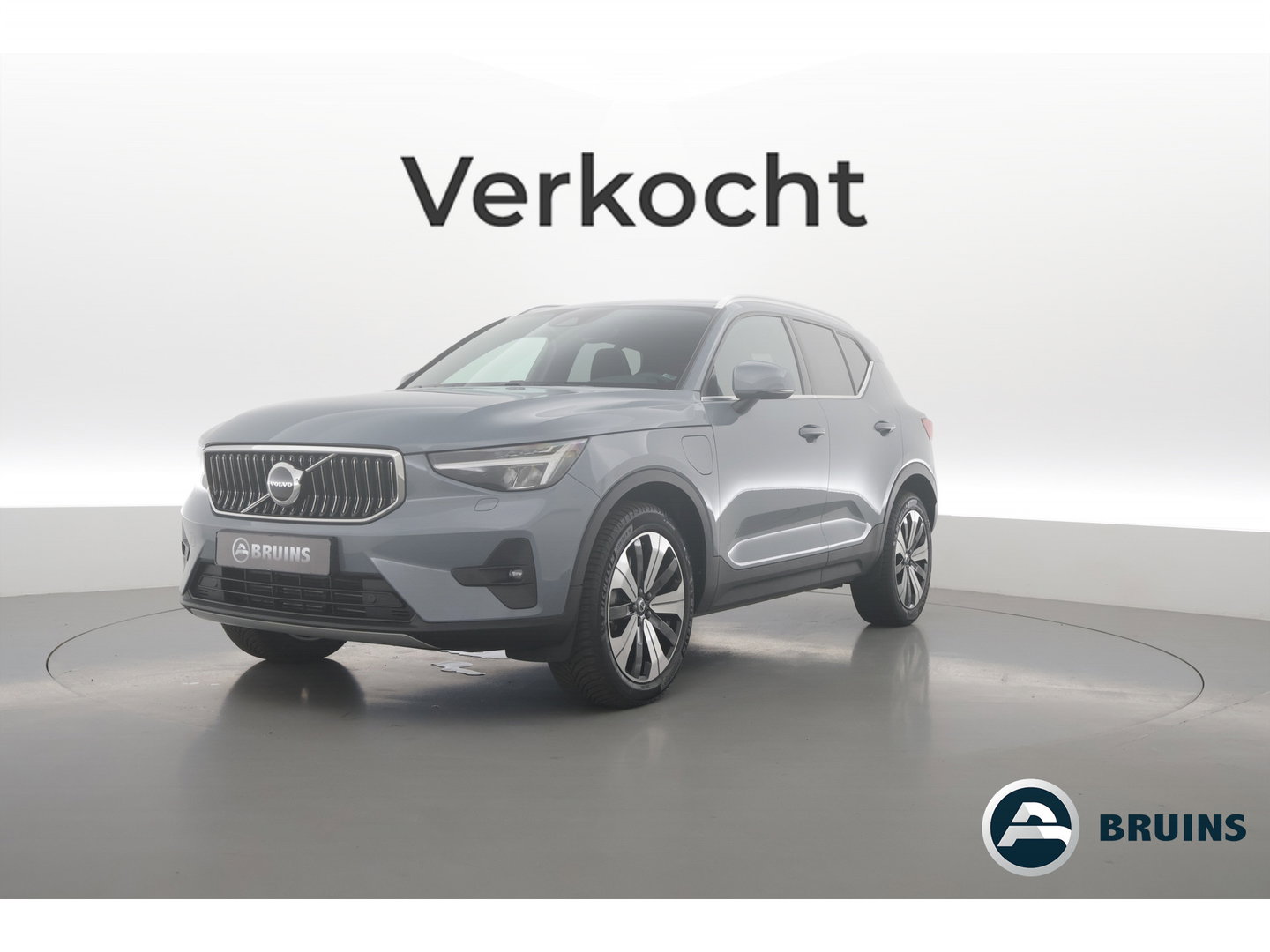 Volvo XC40 1.5 T5 Plug-in hybrid Core Bright | Prijs rijklaar | Facelift | Adaptieve Cruise | Dodehoek (Blis ) Camera | Stoel + stuurverwarming |