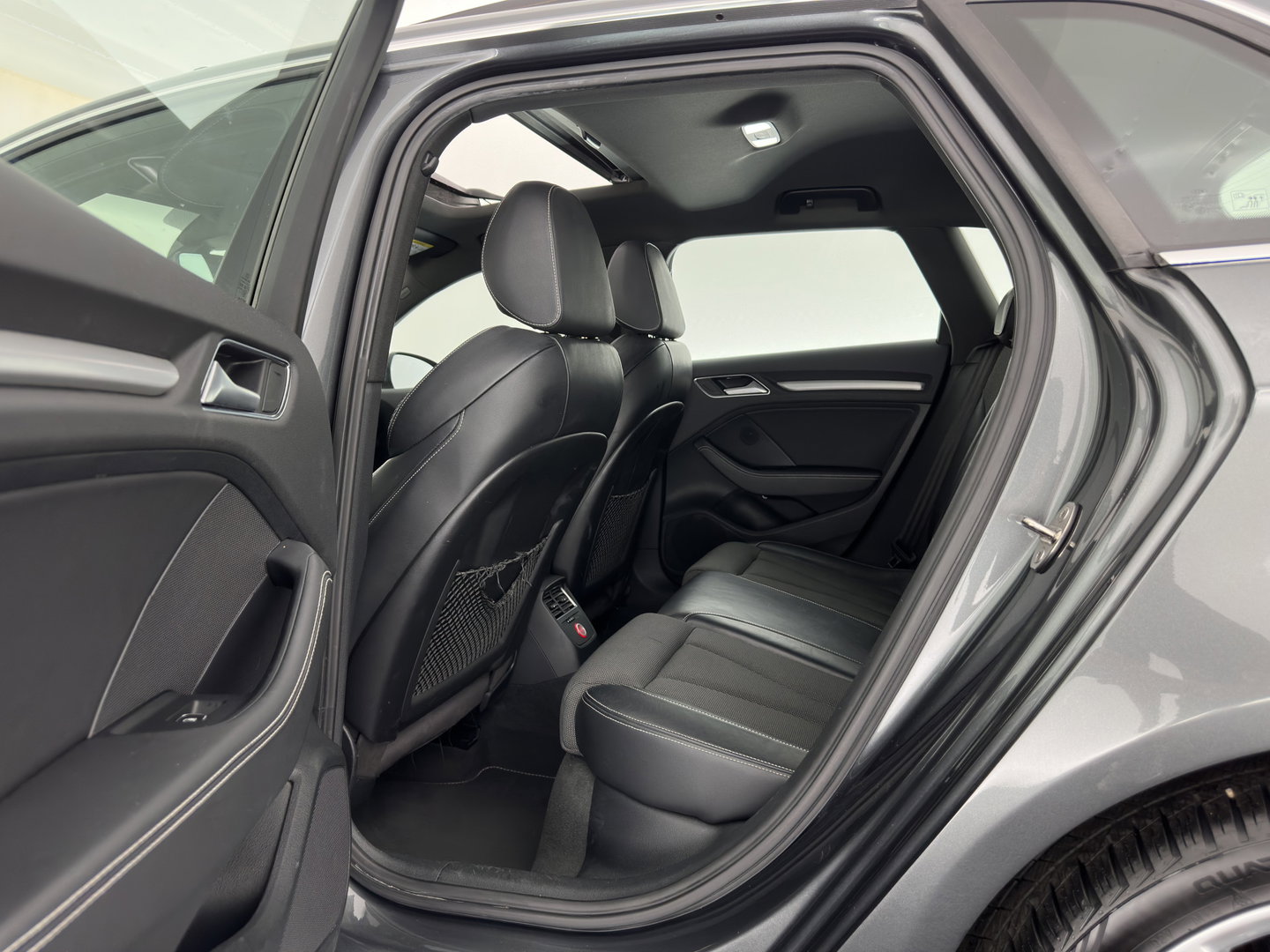 Audi A3 Sportback 1.4 e-tron S-Line Ambition Pro Line plus (Plug-In) Aut. *PANO | LEATHER-FABRIC | FULL-LED | HEATED-SPORTSEATS | KEYLESS | NAVI-FULLMAP | ECC | PDC | CRUISE | 18''ALU*