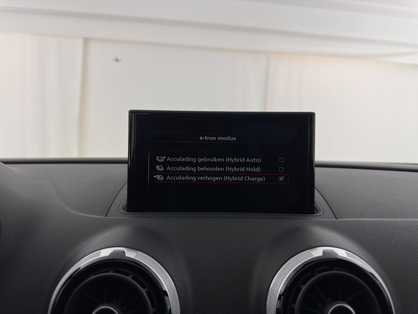Audi A3 Sportback 1.4 e-tron S-Line Ambition Pro Line plus (Plug-In) Aut. *PANO | LEATHER-FABRIC | FULL-LED | HEATED-SPORTSEATS | KEYLESS | NAVI-FULLMAP | ECC | PDC | CRUISE | 18''ALU*