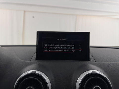 Audi A3 Sportback 1.4 e-tron S-Line Ambition Pro Line plus (Plug-In) Aut. *PANO | LEATHER-FABRIC | FULL-LED | HEATED-SPORTSEATS | KEYLESS | NAVI-FULLMAP | ECC | PDC | CRUISE | 18''ALU*