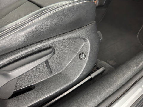 Audi A3 Sportback 1.4 e-tron S-Line Ambition Pro Line plus (Plug-In) Aut. *PANO | LEATHER-FABRIC | FULL-LED | HEATED-SPORTSEATS | KEYLESS | NAVI-FULLMAP | ECC | PDC | CRUISE | 18''ALU*