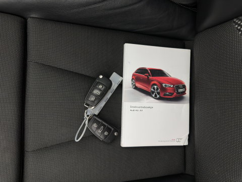 Audi A3 Sportback 1.4 e-tron S-Line Ambition Pro Line plus (Plug-In) Aut. *PANO | LEATHER-FABRIC | FULL-LED | HEATED-SPORTSEATS | KEYLESS | NAVI-FULLMAP | ECC | PDC | CRUISE | 18''ALU*