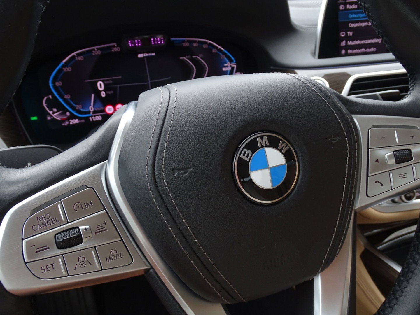 BMW 7 Serie 745e 394PK / M-Individual / ACC / Softclose / Laser / 360°