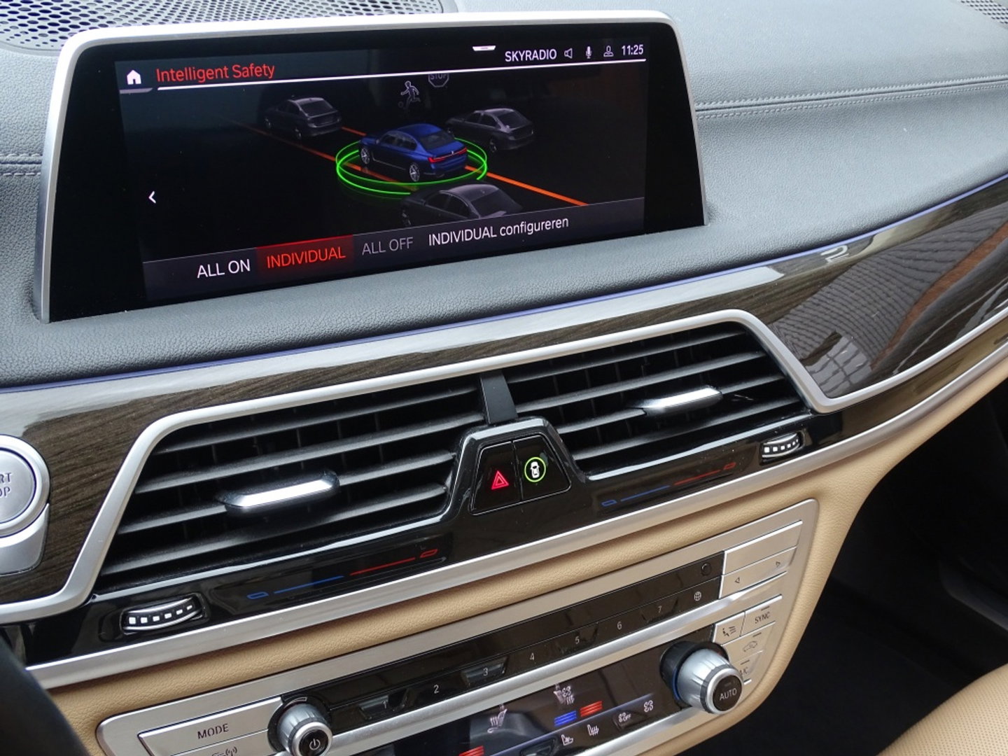 BMW 7 Serie 745e 394PK / M-Individual / ACC / Softclose / Laser / 360°