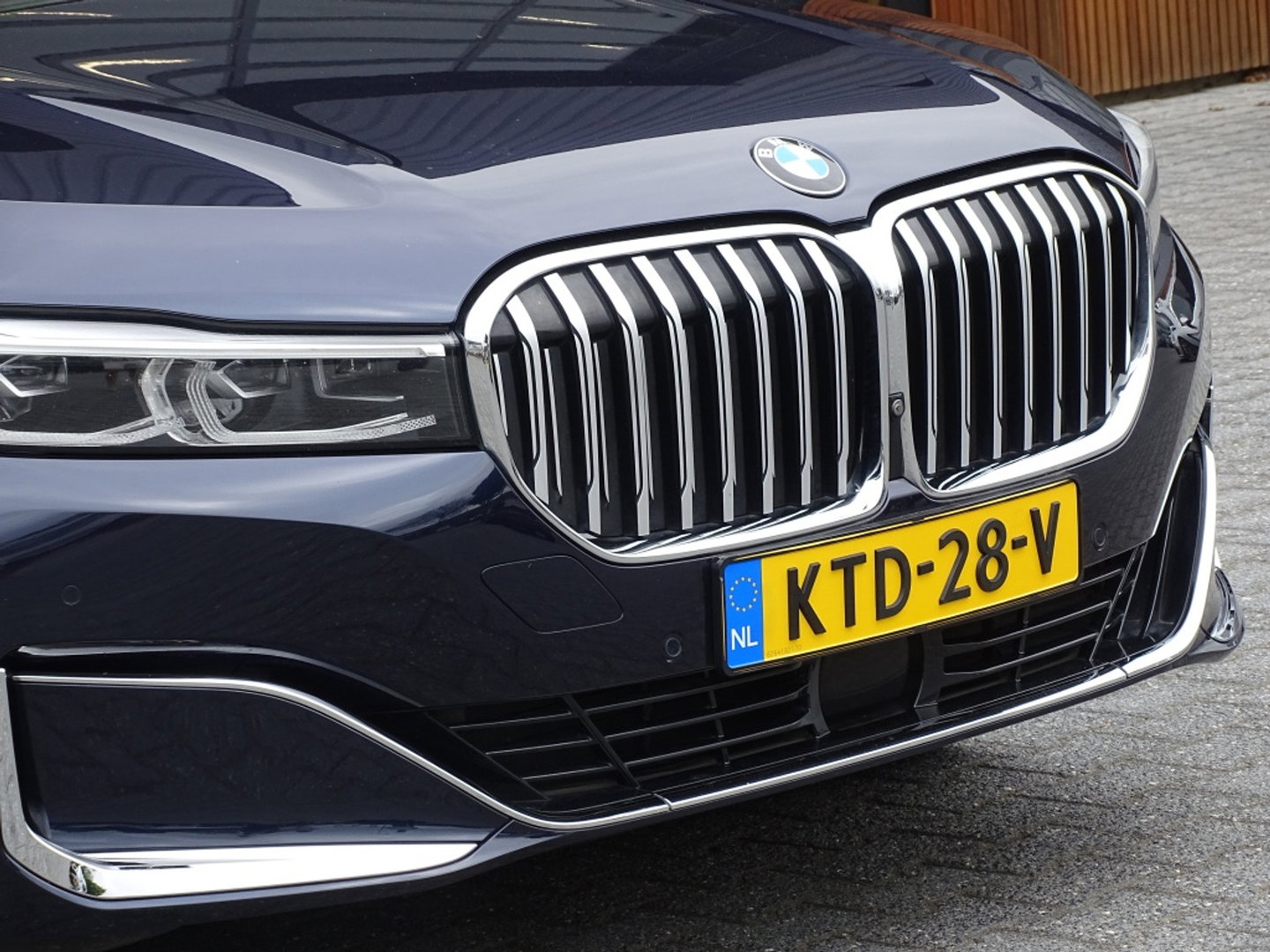 BMW 7 Serie 745e 394PK / M-Individual / ACC / Softclose / Laser / 360°