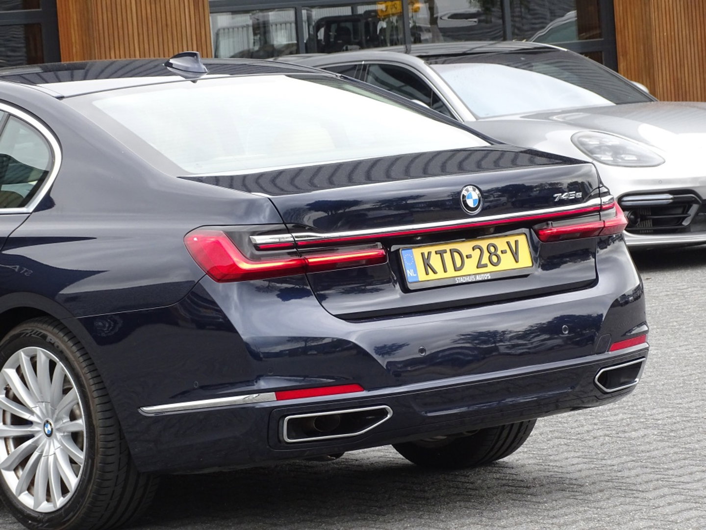 BMW 7 Serie 745e 394PK / M-Individual / ACC / Softclose / Laser / 360°