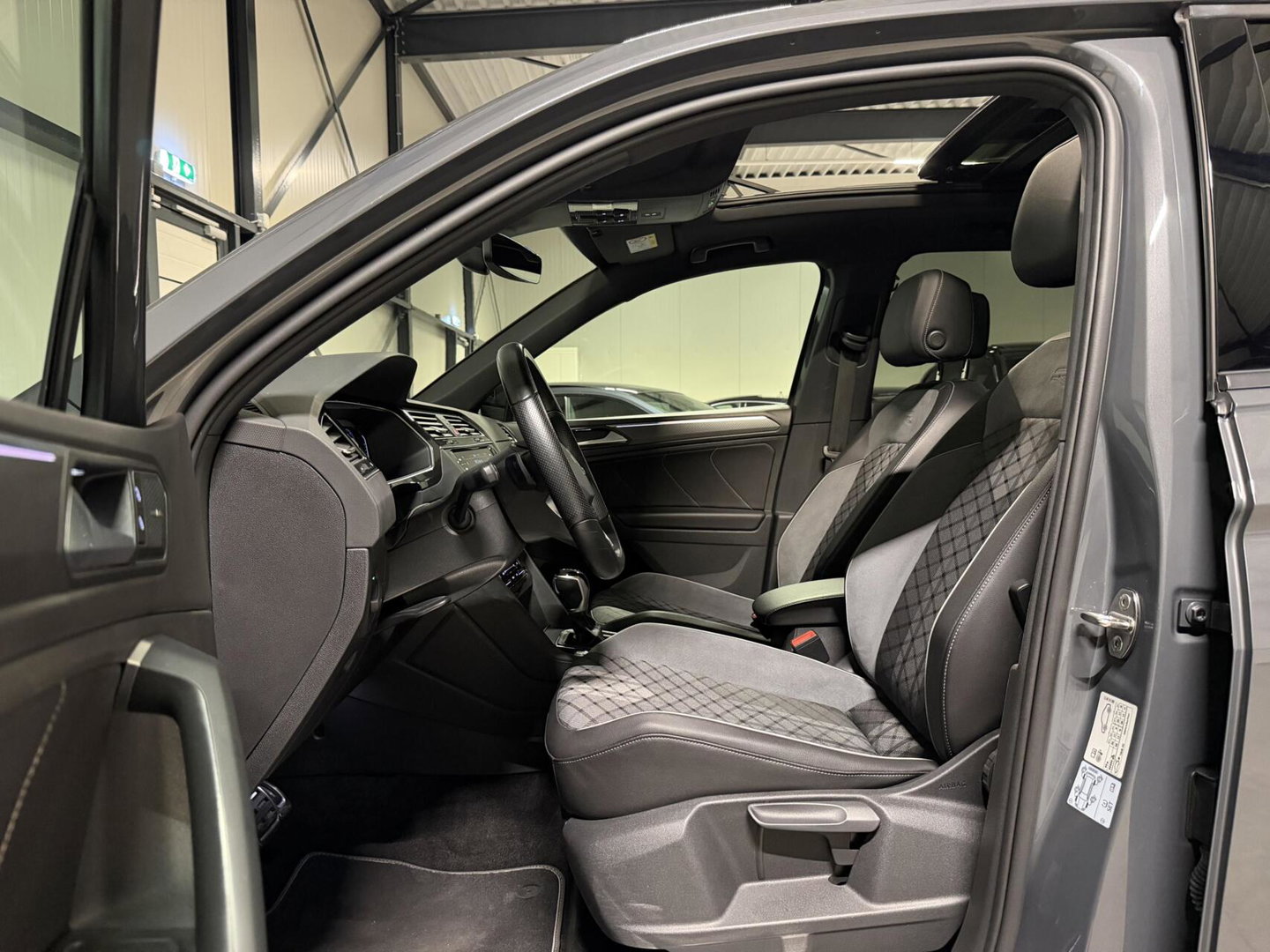Volkswagen Tiguan 1.5 TSI R-Line Pano Virtual Harman Kardon