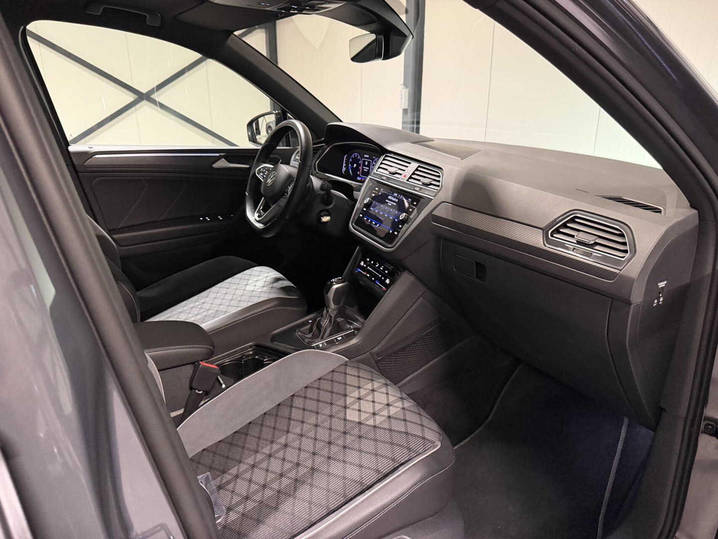 Volkswagen Tiguan 1.5 TSI R-Line Pano Virtual Harman Kardon