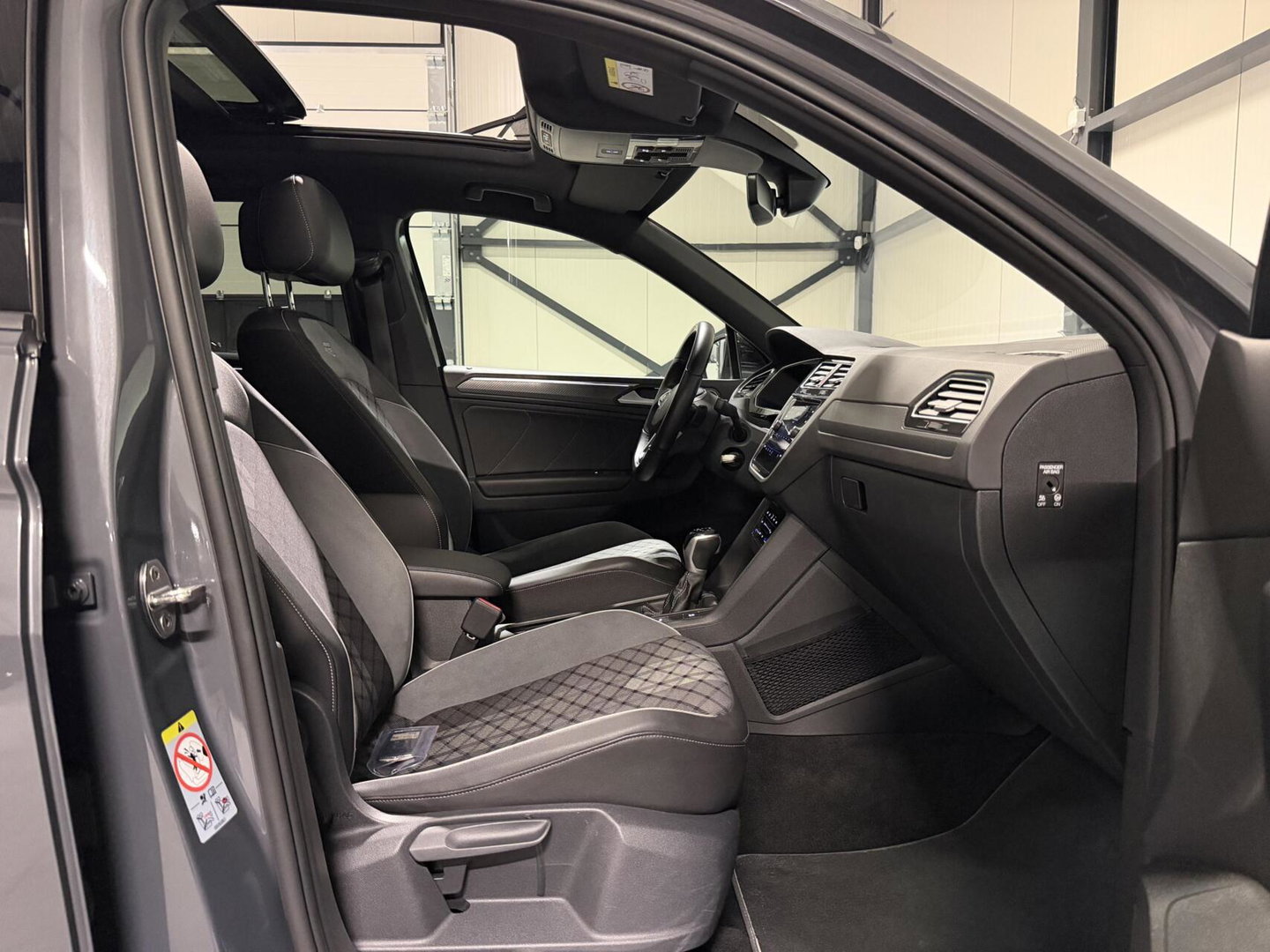 Volkswagen Tiguan 1.5 TSI R-Line Pano Virtual Harman Kardon