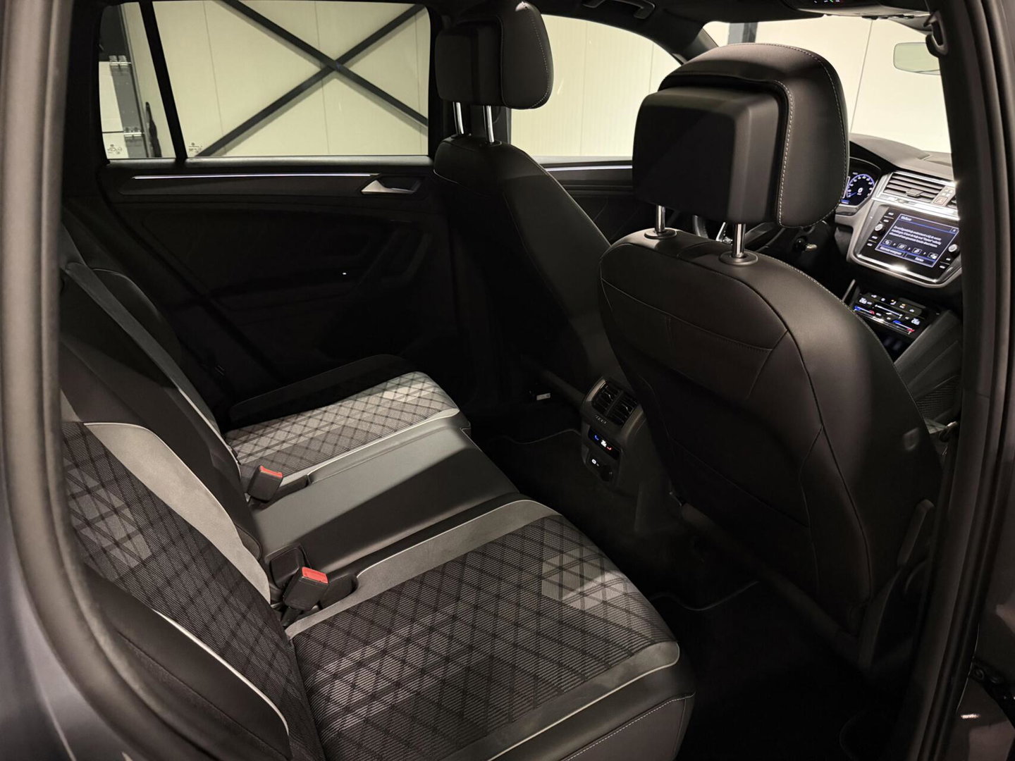 Volkswagen Tiguan 1.5 TSI R-Line Pano Virtual Harman Kardon