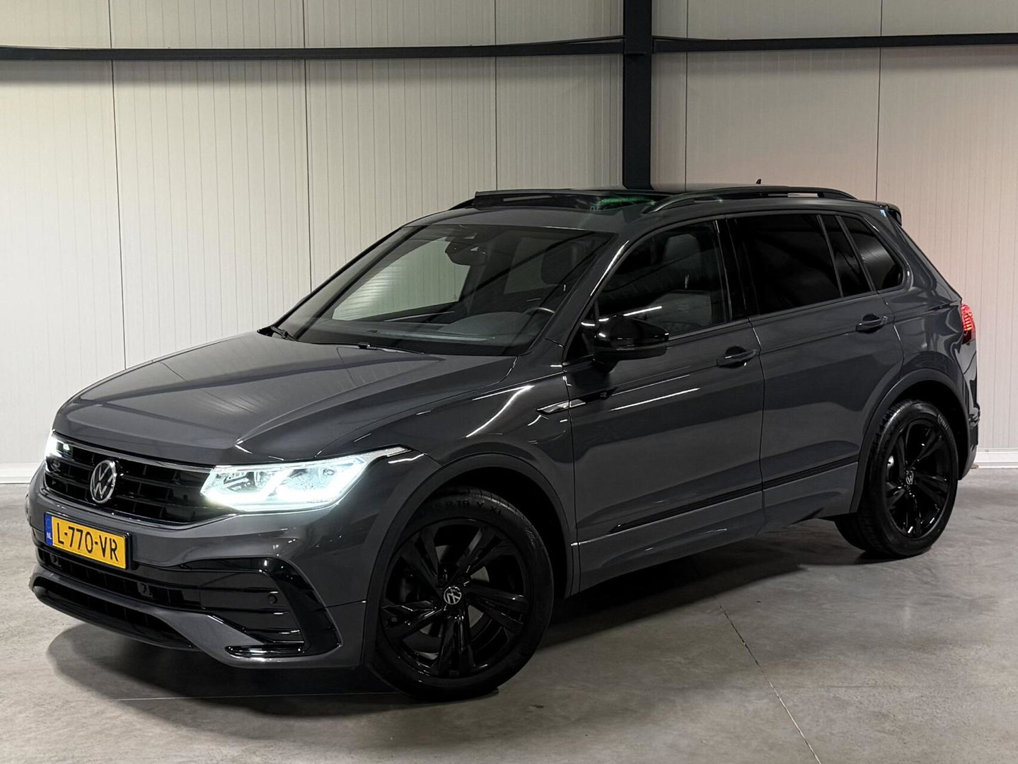 Volkswagen Tiguan 1.5 TSI R-Line Pano Virtual Harman Kardon