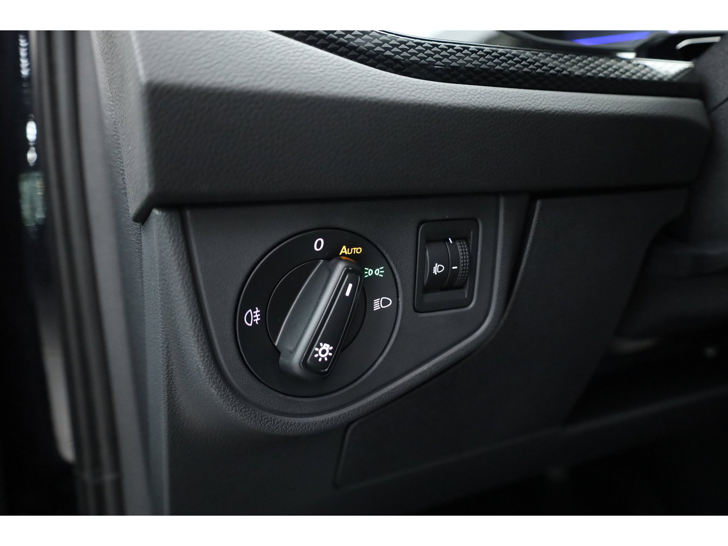 Volkswagen Polo 1.0 TSI Life Business | Rijklaar! ! | Dig. Cockpit | Adapt. Cruise | LED | Stoelverw. | Navi | PDC V+A | Apple CarPlay & Android Auto