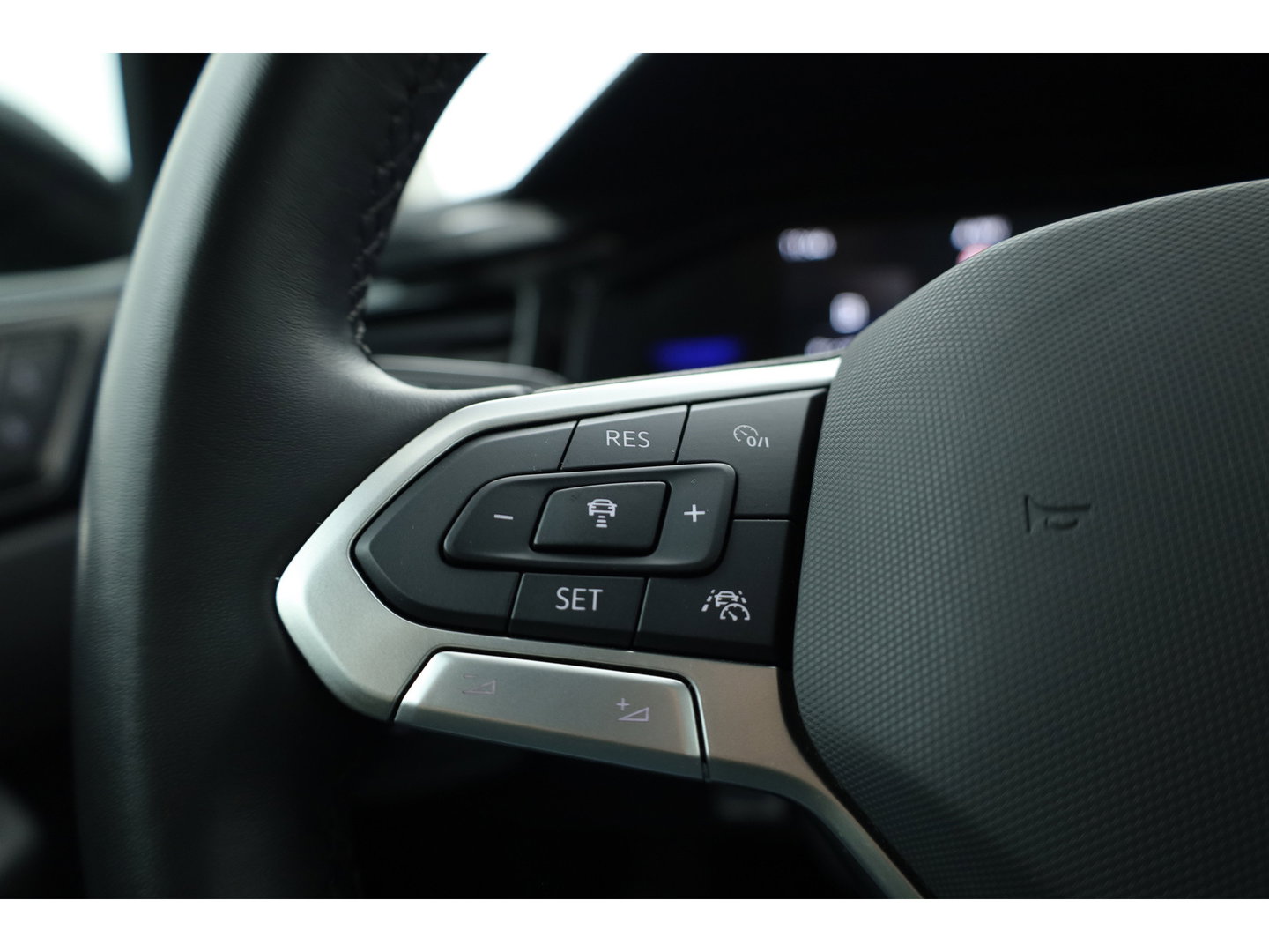 Volkswagen Polo 1.0 TSI Life Business | Rijklaar! ! | Dig. Cockpit | Adapt. Cruise | LED | Stoelverw. | Navi | PDC V+A | Apple CarPlay & Android Auto