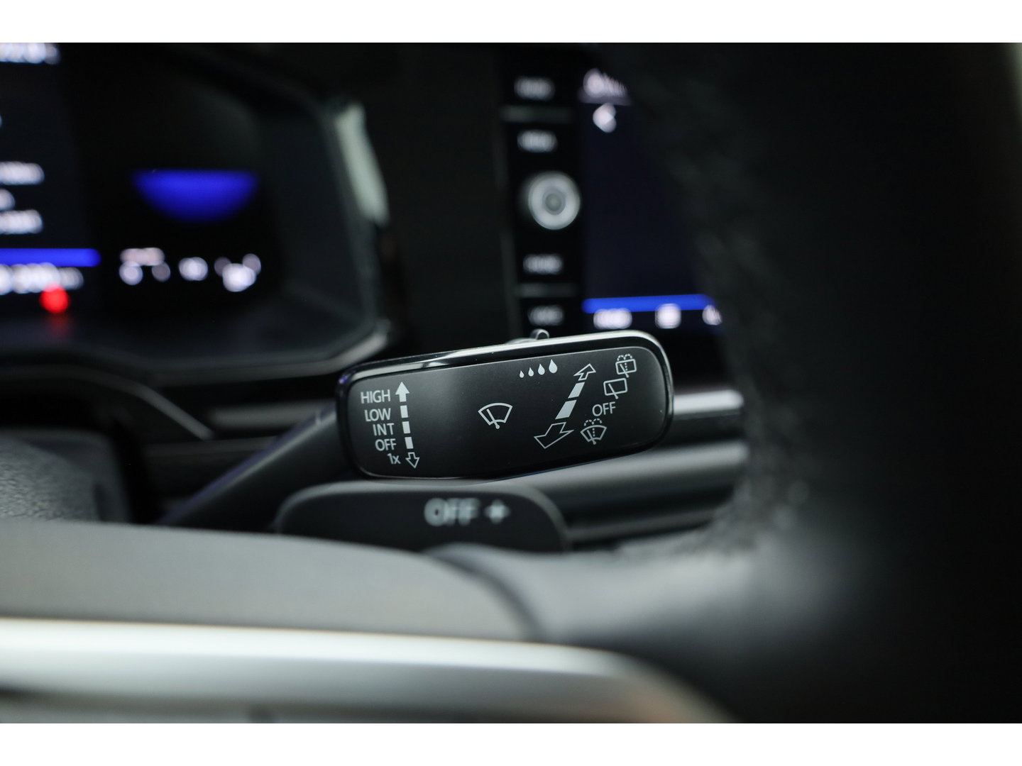 Volkswagen Polo 1.0 TSI Life Business | Rijklaar! ! | Dig. Cockpit | Adapt. Cruise | LED | Stoelverw. | Navi | PDC V+A | Apple CarPlay & Android Auto