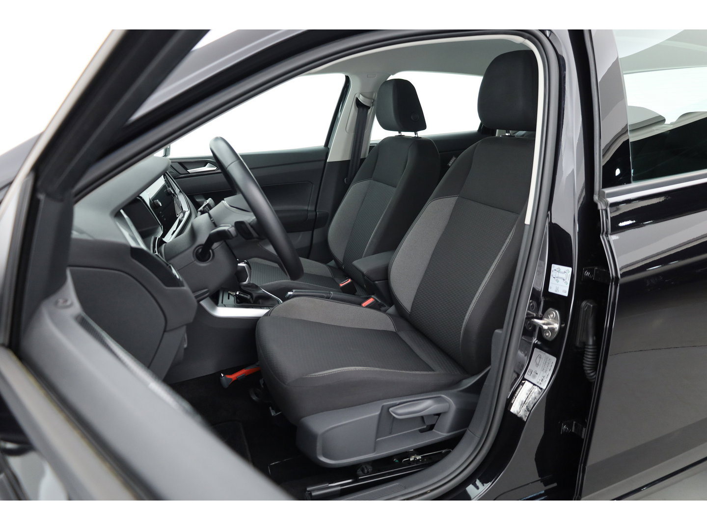 Volkswagen Polo 1.0 TSI Life Business | Rijklaar! ! | Dig. Cockpit | Adapt. Cruise | LED | Stoelverw. | Navi | PDC V+A | Apple CarPlay & Android Auto