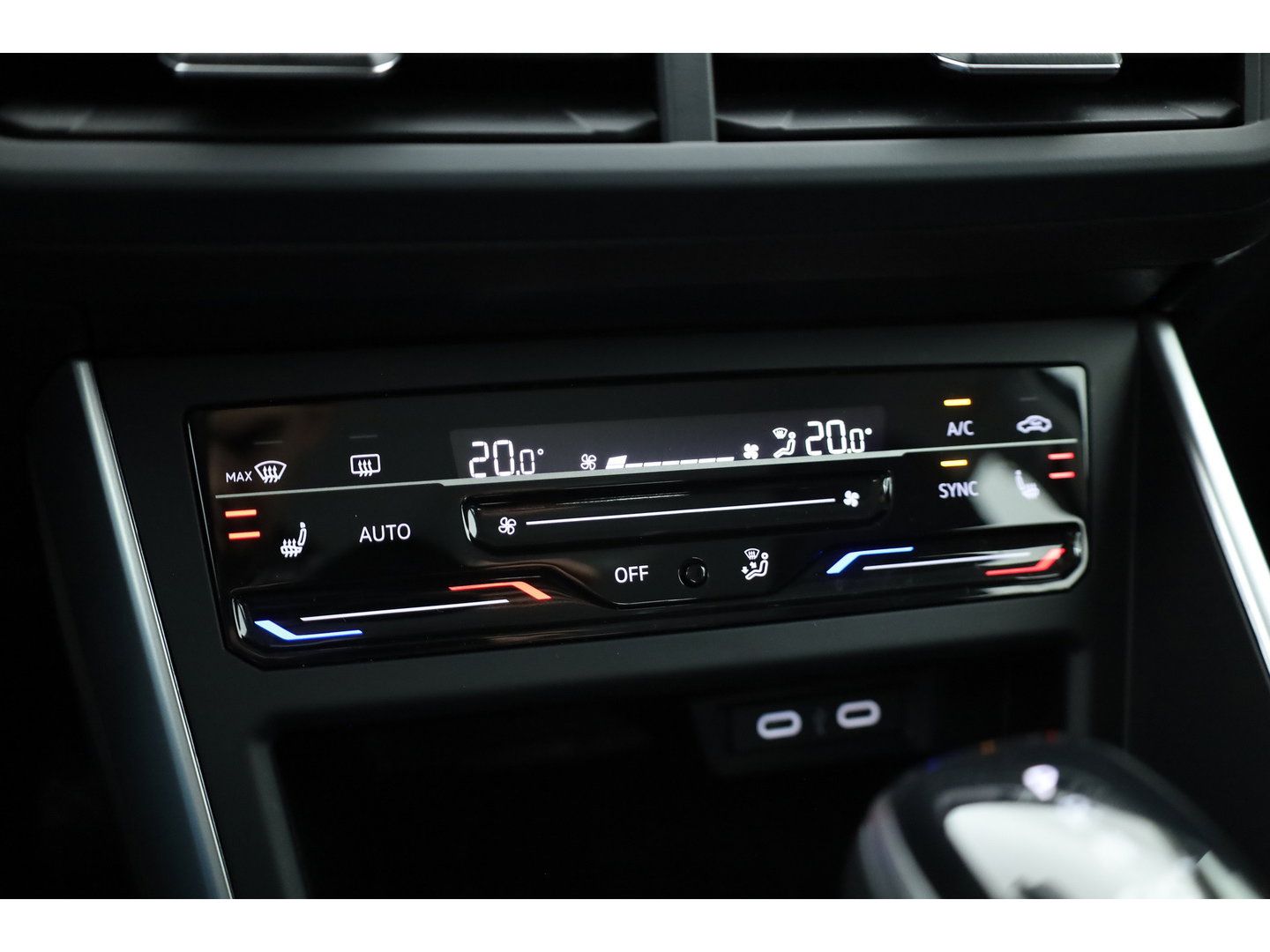 Volkswagen Polo 1.0 TSI Life Business | Rijklaar! ! | Dig. Cockpit | Adapt. Cruise | LED | Stoelverw. | Navi | PDC V+A | Apple CarPlay & Android Auto