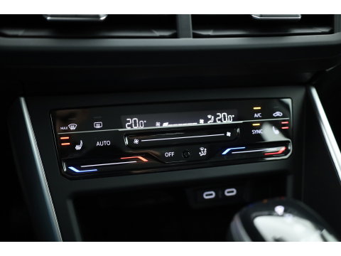 Volkswagen Polo 1.0 TSI Life Business | Rijklaar! ! | Dig. Cockpit | Adapt. Cruise | LED | Stoelverw. | Navi | PDC V+A | Apple CarPlay & Android Auto